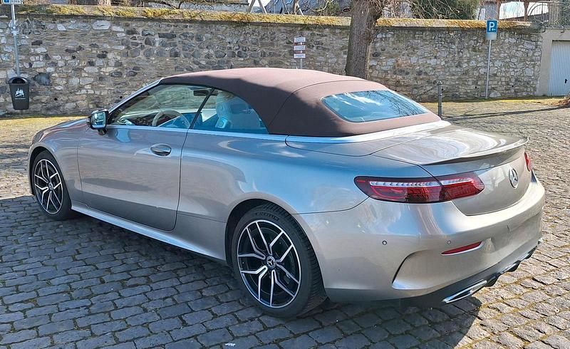 Gebraucht Mercedes E400 AMG 365 PS (268 kW) 2023 Silber Cabrio