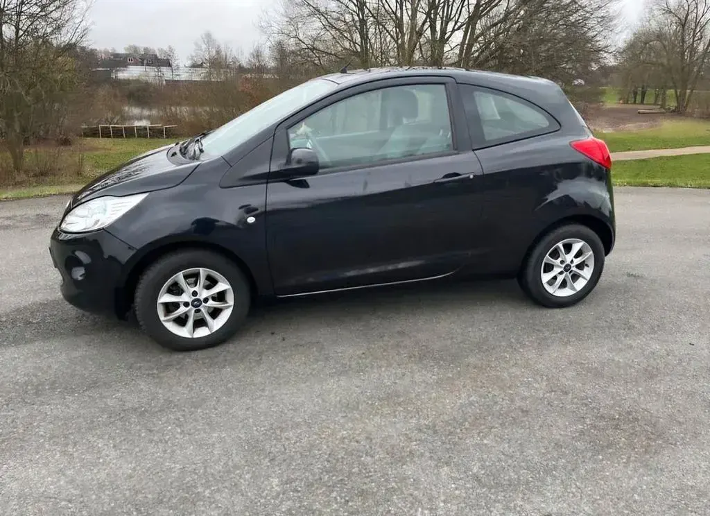 Gebraucht Ford Ka Trend 75 PS (55 kW) 2013 Schwarz Kleinwagen