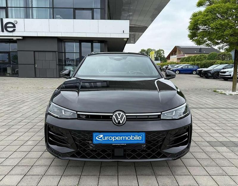 Neu VW Passat R-line 193 PS (141 kW) 2026 Grenadillschwarz meta... Kombi