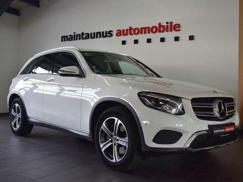 Weiß Gebraucht 2017 Mercedes GLC250 SUV | 29.890 € (Fairer Preis) - Bild 1/4