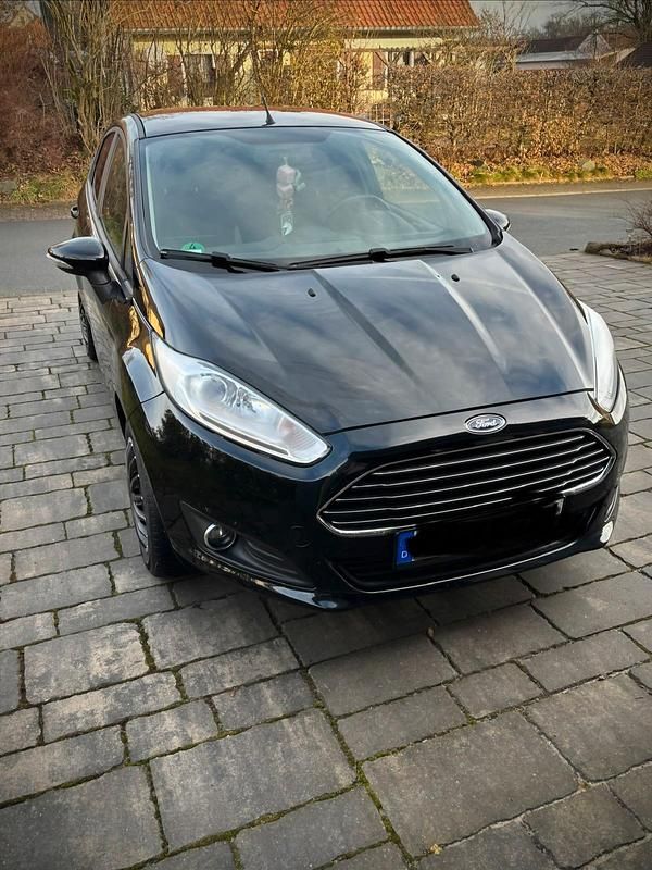 Schwarz Gebraucht 2015 Ford Fiesta Kleinwagen | 5.900 € (Fairer Preis) - Bild 1/4