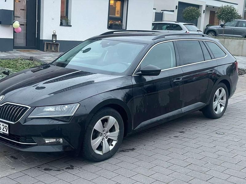 Gebraucht Skoda Superb Exclusive 170 PS (125 kW) 2018 Schwarz Kombi