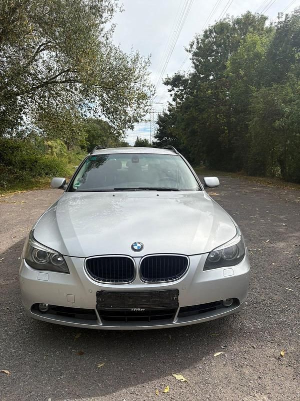 Silber Gebraucht 2006 BMW 520 Kombi | 2.400 € (Guter Preis) - Bild 1/4
