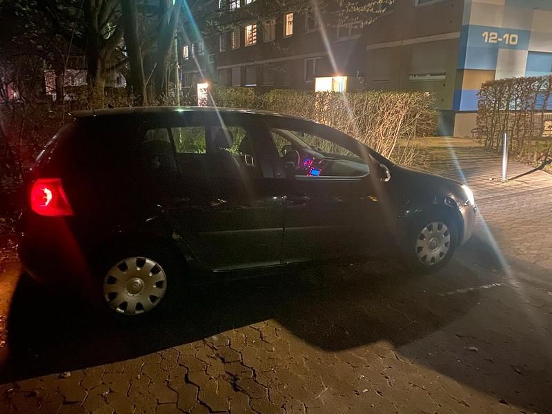 Gebraucht VW Golf IV 75 PS (55 kW) 2005 Schwarz Kleinwagen