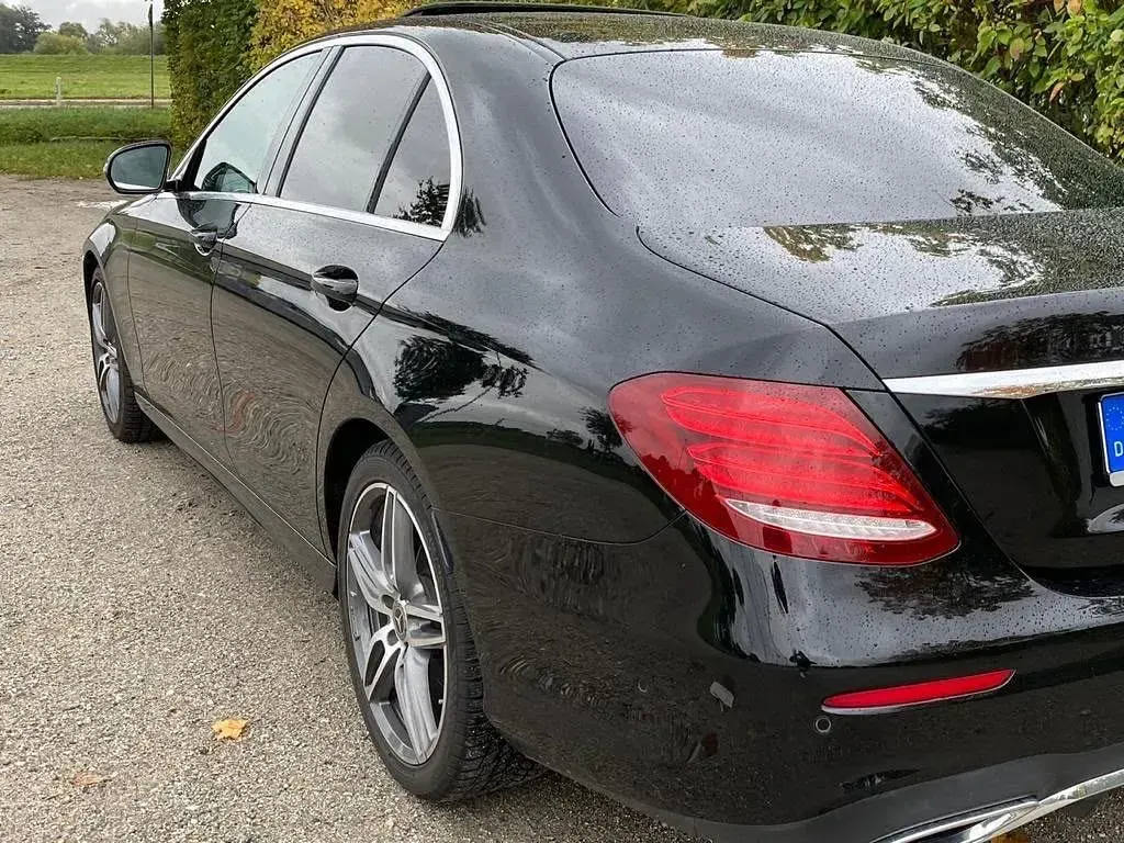 Gebraucht Mercedes E300 AMG 245 PS (180 kW) 2018 Schwarz Limousine
