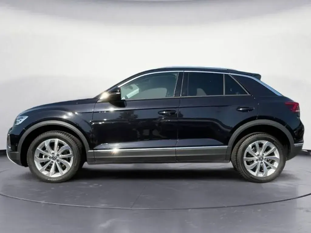 Gebraucht VW T-Roc Style 110 PS (80 kW) 2023 (schwarz) deep black perleffekt SUV