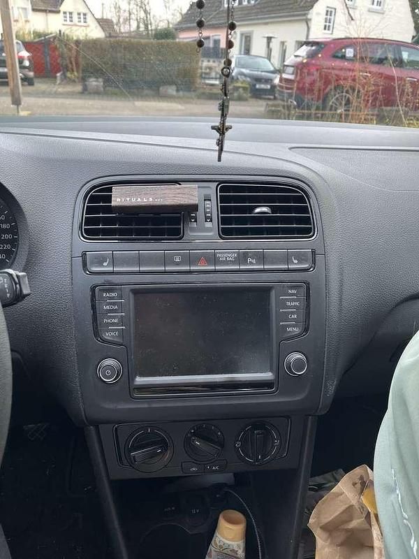 Gebraucht VW Polo 60 PS (44 kW) 2017 Weiß Coupé