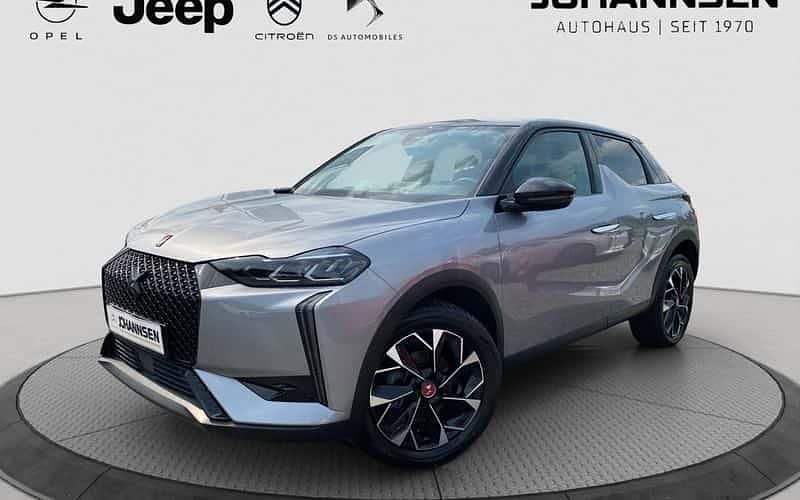 Grau Gebraucht 2024 DS Automobiles DS3 Crossback Performance SUV | 19.900 € (Superpreis) - Bild 1/4
