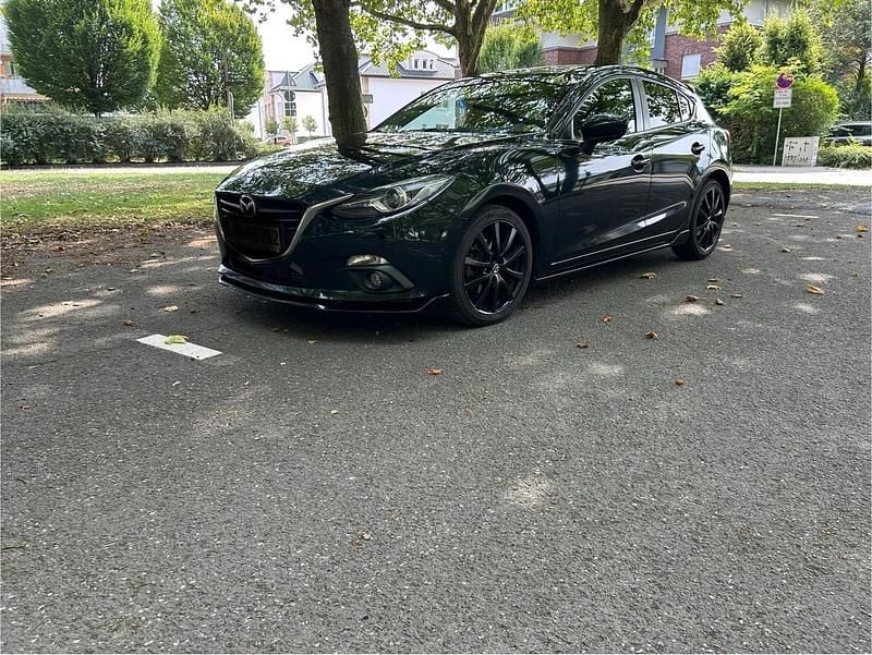 Schwarz Gebraucht 2016 Mazda 3 Black Limited Limousine | 5.300 € (Superpreis) - Bild 1/4