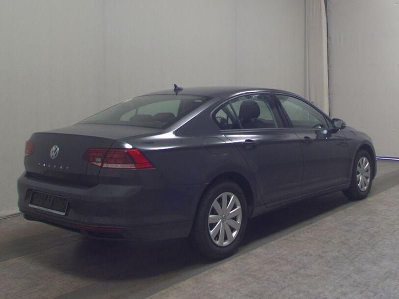 Gebraucht VW Passat 150 PS (110 kW) 2020 Uranograu Limousine