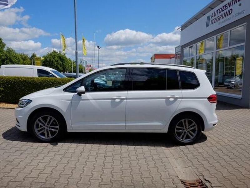 Gebraucht VW Touran S 150 PS (110 kW) 2024 Weiß Van / Kleinbus