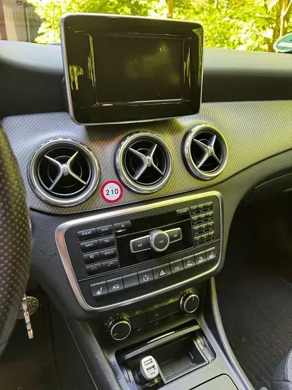 Gebraucht Mercedes GLA200 136 PS (100 kW) 2014 Silber SUV