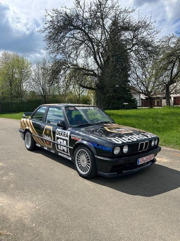 Second-hand BMW 320 Performance 320 CP (235 kW) 1987 Negru