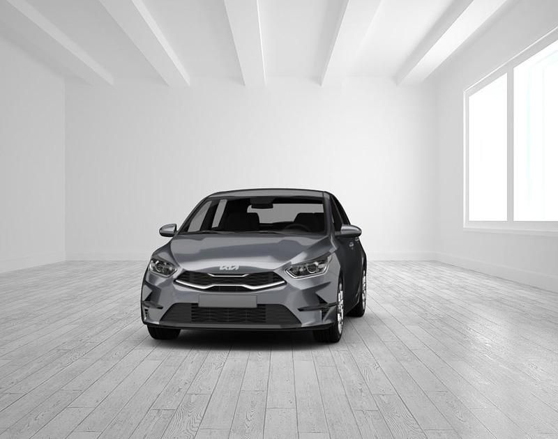 Neu Kia Ceed Gold 140 PS (102 kW) 2025 Lunar silber Kleinwagen