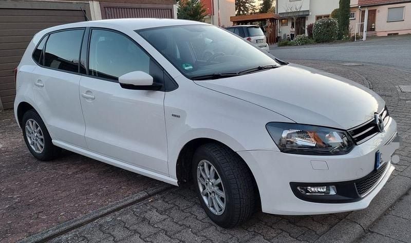 Gebraucht VW Polo Life 60 PS (44 kW) 2013 Weiß Kleinwagen