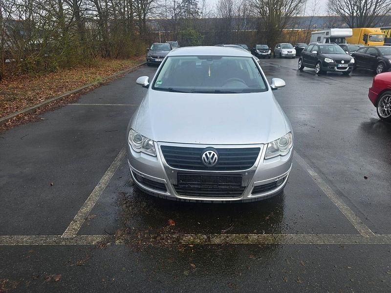 Gebraucht VW Passat 116 PS (85 kW) 2007 Silber Limousine