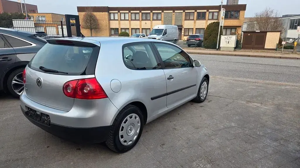 Gebraucht VW Golf V 80 PS (58 kW) 2007 Silber Limousine