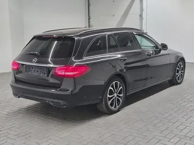 Gebraucht Mercedes C220 Avantgarde 170 PS (125 kW) 2016 Obsidianschwarzmet, Kombi