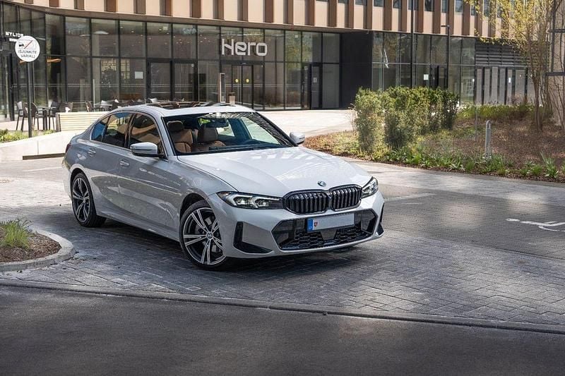 Gebraucht BMW 330 Sport Line 245 PS (180 kW) 2024 Weiß Limousine