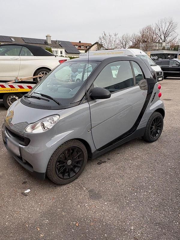 Grau Gebraucht 2010 Smart ForTwo Coupé Coupé | 3.999 € (Fairer Preis) - Bild 1/4