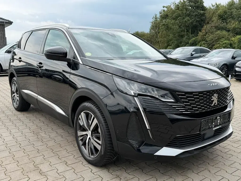 Gebraucht Peugeot 5008 Allure 131 PS (96 kW) 2022 Schwarz SUV