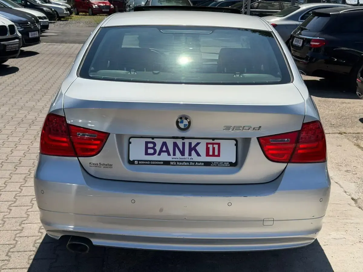Gebraucht BMW 320 177 PS (130 kW) 2010 Limousine