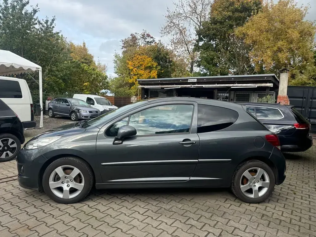Gebraucht Peugeot 207 Premium 120 PS (88 kW) 2011 Grau