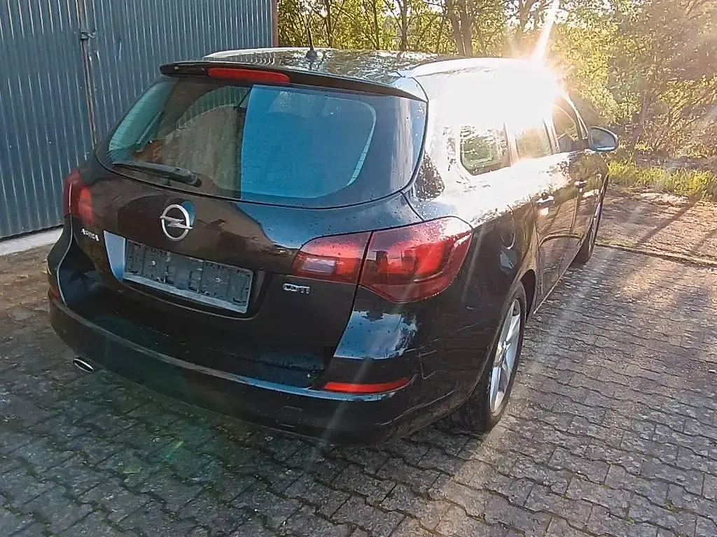 Gebraucht Opel Astra 160 PS (117 kW) 2013 Schwarz Kombi