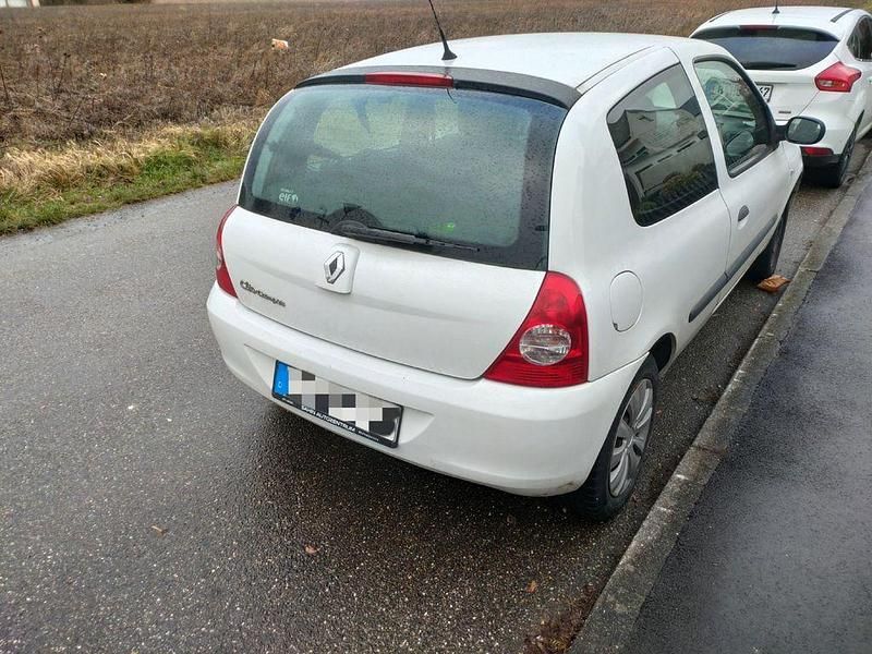 Gebraucht Renault Clio II Campus 58 PS (42 kW) 2009 Weiß Limousine