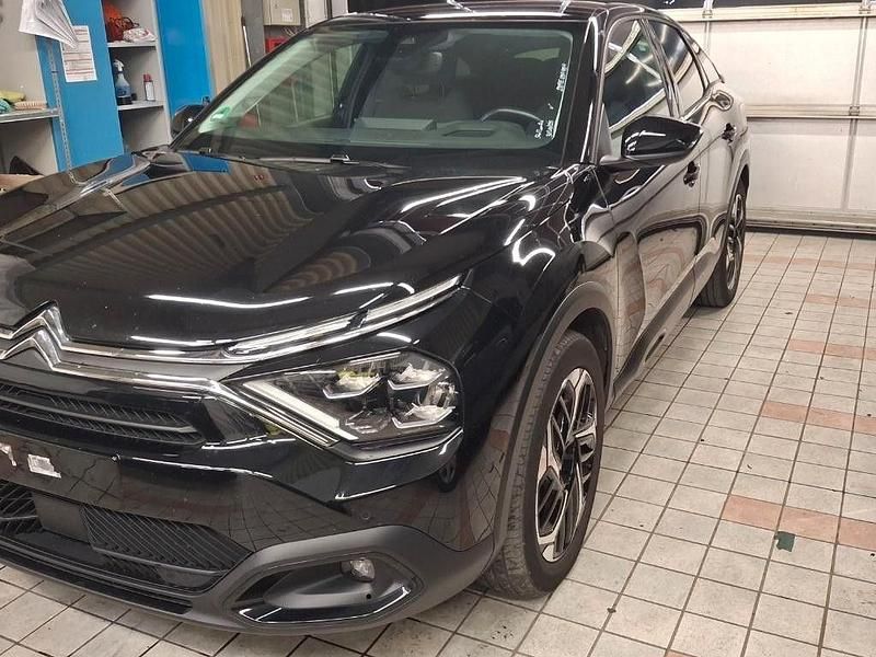 Schwarz Gebraucht 2023 Citroën C4 Shine Limousine | 15.991 € (Guter Preis) - Bild 1/4