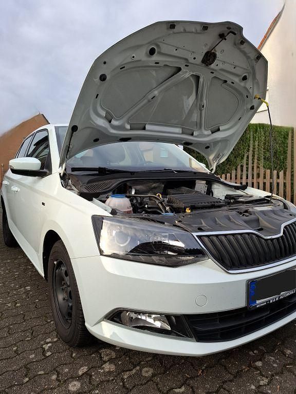 Gebraucht Skoda Fabia Drive 90 PS (66 kW) 2017 Weiß Kleinwagen