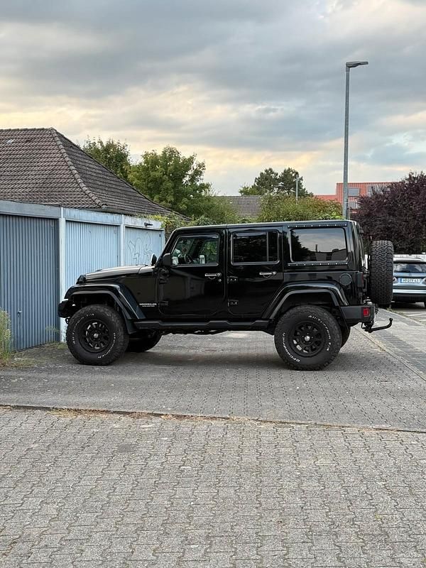 Käytetty Jeep Wrangler 200 HP (147 kW) 2011 Musta Katumaasturi
