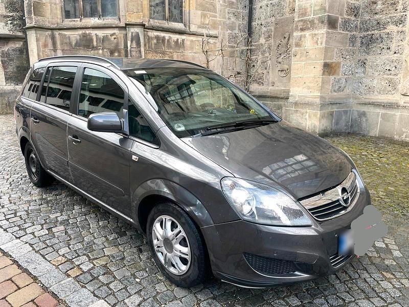 Gebraucht Opel Zafira 115 PS (84 kW) 2011 Grau Van / Kleinbus