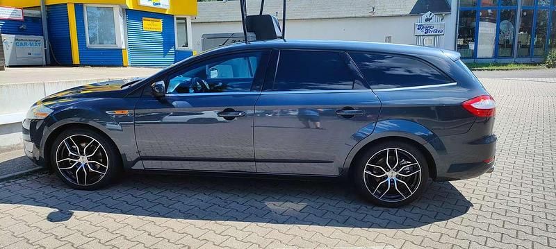 Gebraucht Ford Mondeo Titanium 140 PS (102 kW) 2009 Grau Kombi