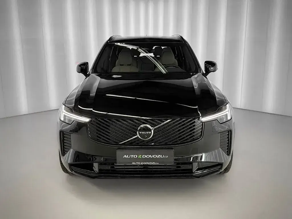 Neu Volvo XC90 Plus 455 PS (334 kW) 2026 Schwarz SUV