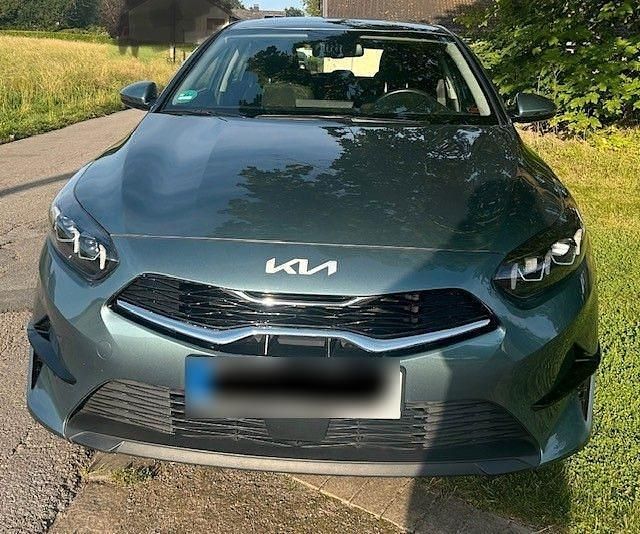 Gebraucht Kia Ceed Spirit 160 PS (117 kW) 2022 Kleinwagen