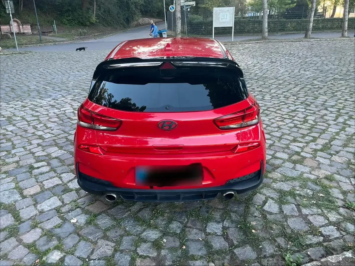 Gebraucht Hyundai i30 275 PS (202 kW) 2019 Rot Limousine