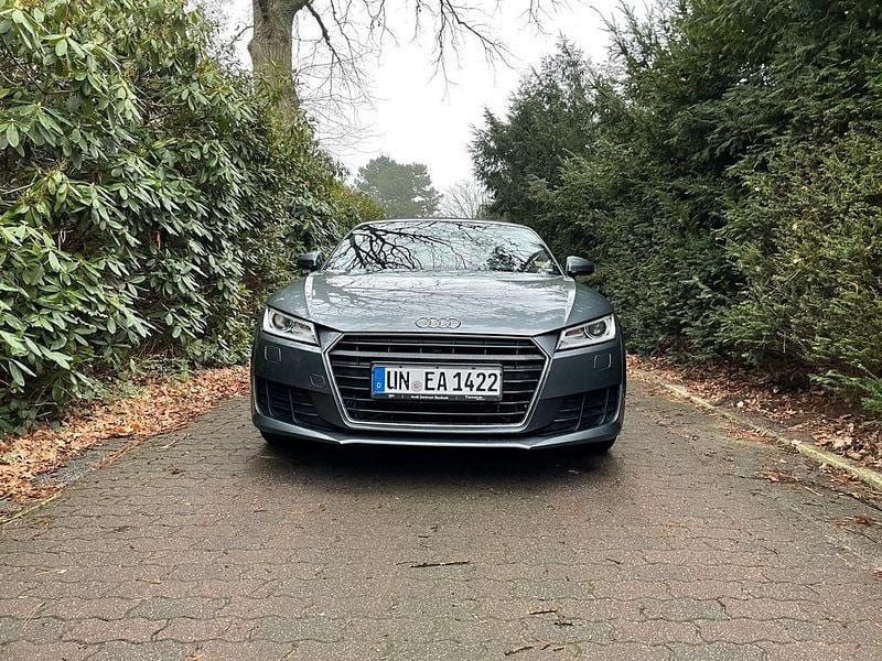 Grau Gebraucht 2017 Audi TT Roadster Ambiente Cabrio | 12.500 € (Superpreis) - Bild 1/4