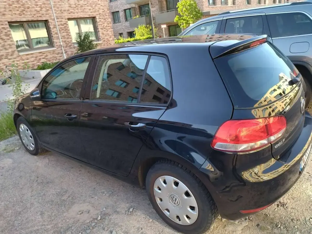 Gebraucht VW Golf VI Comfortline 105 PS (77 kW) 2011 Schwarz Kleinwagen