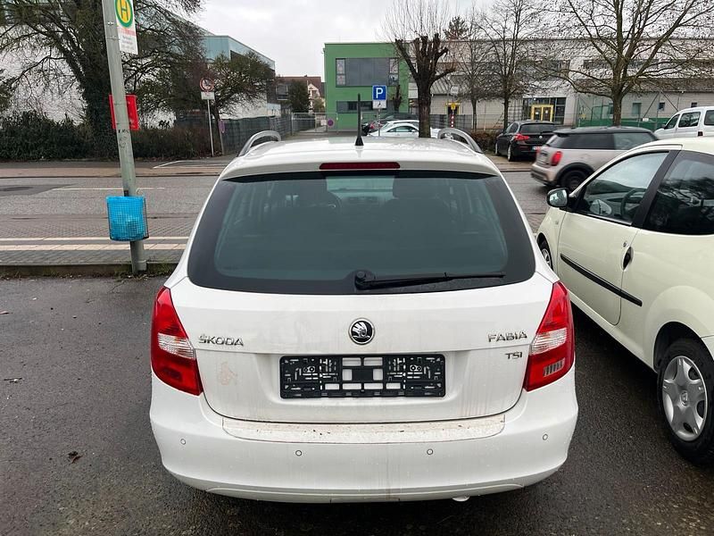 Gebraucht Skoda Fabia 86 PS (63 kW) 2013 Weiß Kombi