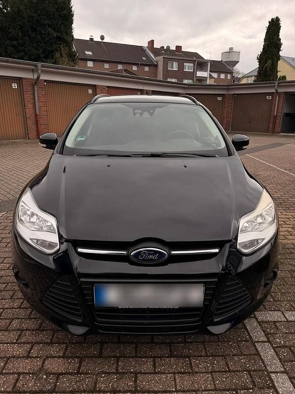 Gebraucht Ford Focus 101 PS (74 kW) 2011 Schwarz Kombi