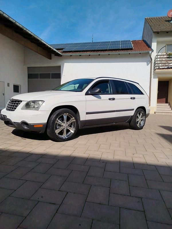 Weiß Gebraucht 2005 Chrysler 200 Van / Kleinbus | 3.750 € - Bild 1/4