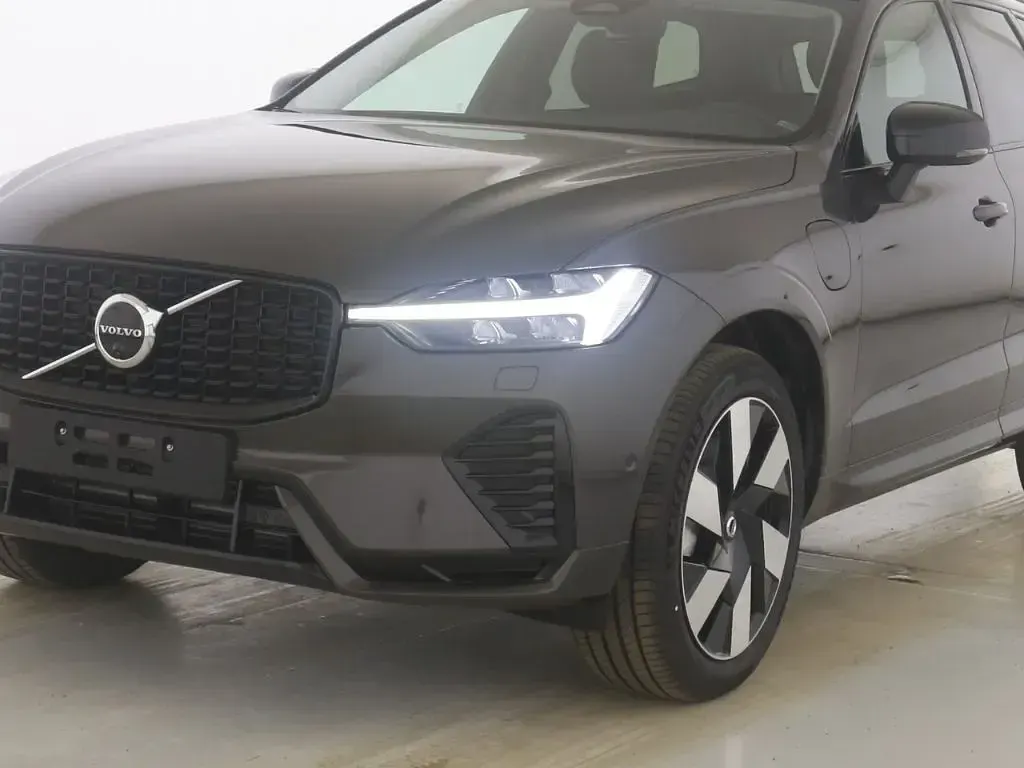Gebraucht Volvo XC60 Plus 455 PS (334 kW) 2024 Platinum grey / metallic SUV