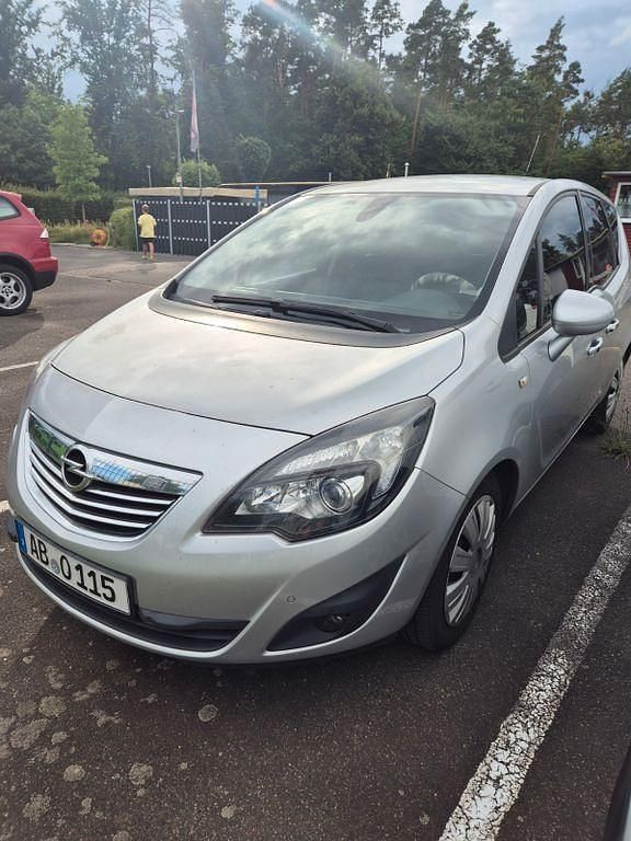 Silber Gebraucht 2012 Opel Meriva Van / Kleinbus | 4.500 € (Guter Preis) - Bild 1/4