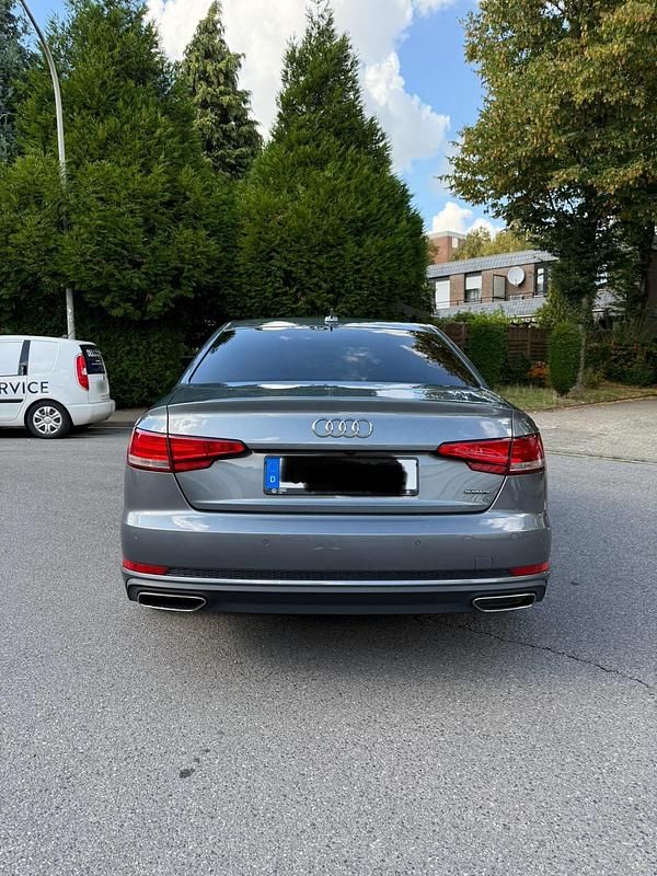 Gebraucht Audi A4 Design 286 PS (210 kW) 2019 Grau Limousine