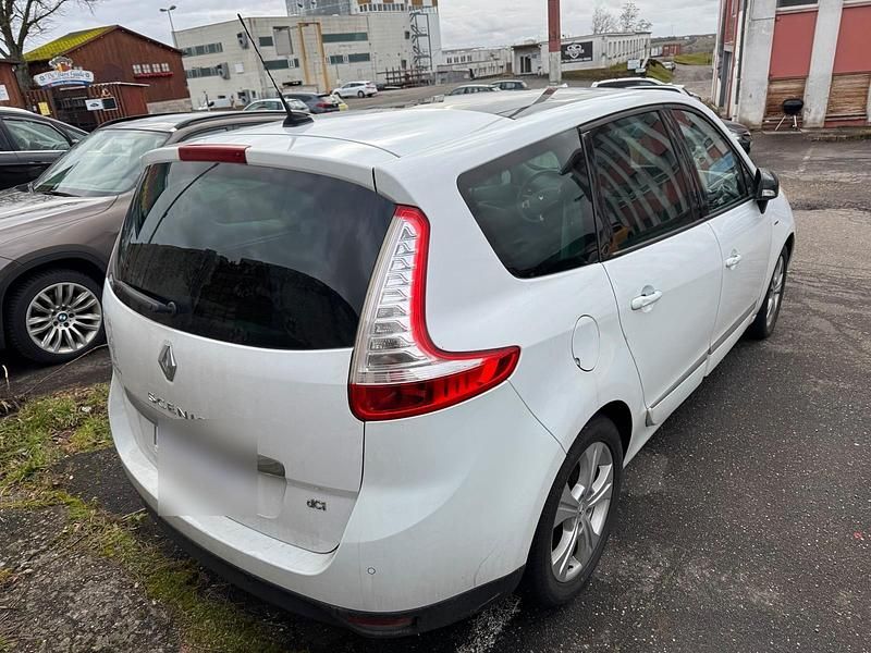 Gebraucht Renault Scénic III Bose Edition 160 PS (117 kW) 2012 Weiß Van / Kleinbus