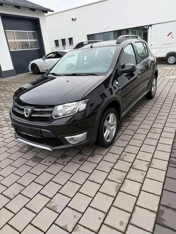 Schwarz Gebraucht 2014 Dacia Sandero Prestige Limousine | 5.400 € (Fairer Preis) - Bild 1/4