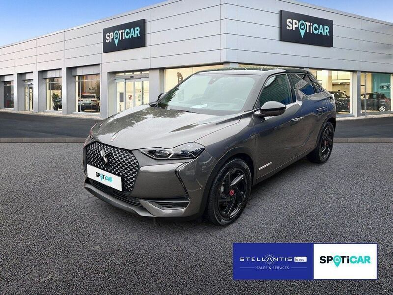 Grau platinumgrau (metallic) Gebraucht 2021 DS Automobiles DS3 Crossback E-Tense Performance SUV | 14.885 € - Bild 1/4