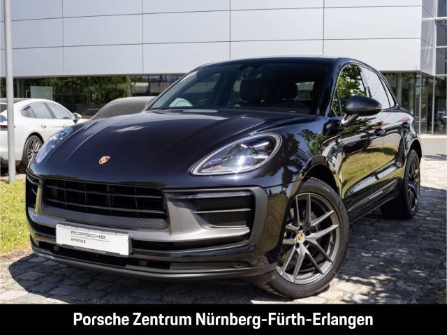 Tiefschwarzmetallic Gebraucht 2022 Porsche Macan SUV | 73.990 € (Etwas zu teuer) - Bild 1/4