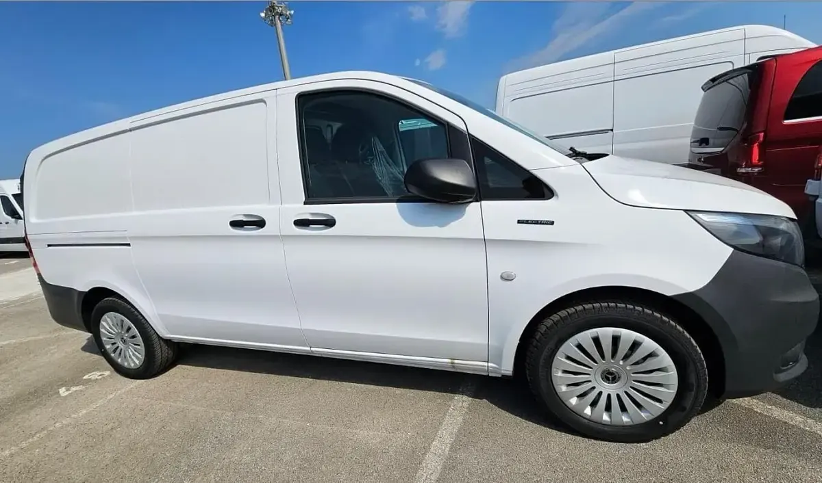Neu Mercedes e-Vito 85 kW (116 PS) 2025 Arktik weiß Van